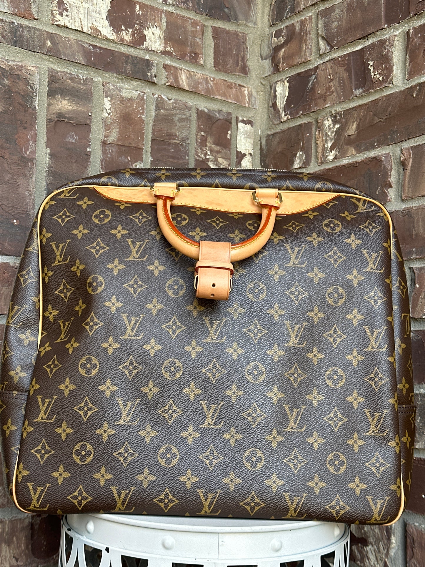 Louis Vuitton Evasion Travel Bag Monogram Canvas MM 51123