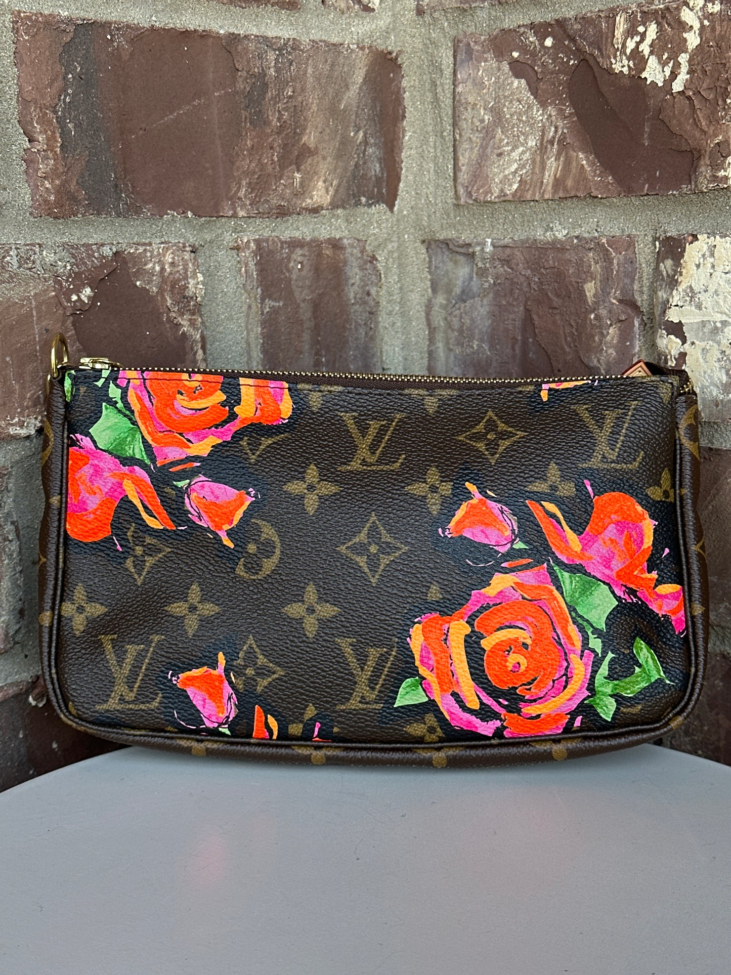 Louis Vuitton Pochette Accessoires Limited Edition Monogram Roses 78789