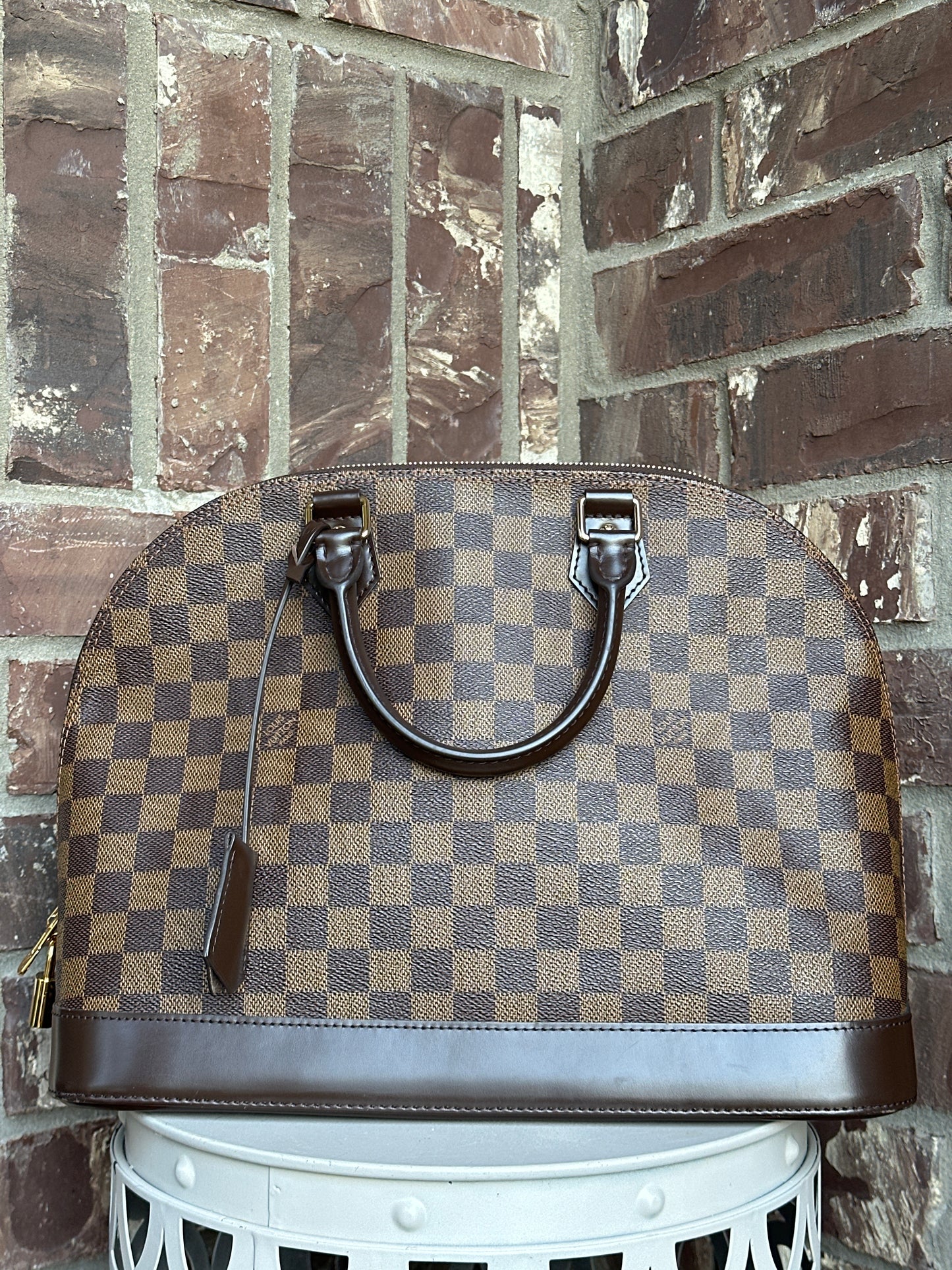 Louis Vuitton Alma Handbag Damier Ebene MM 73409
