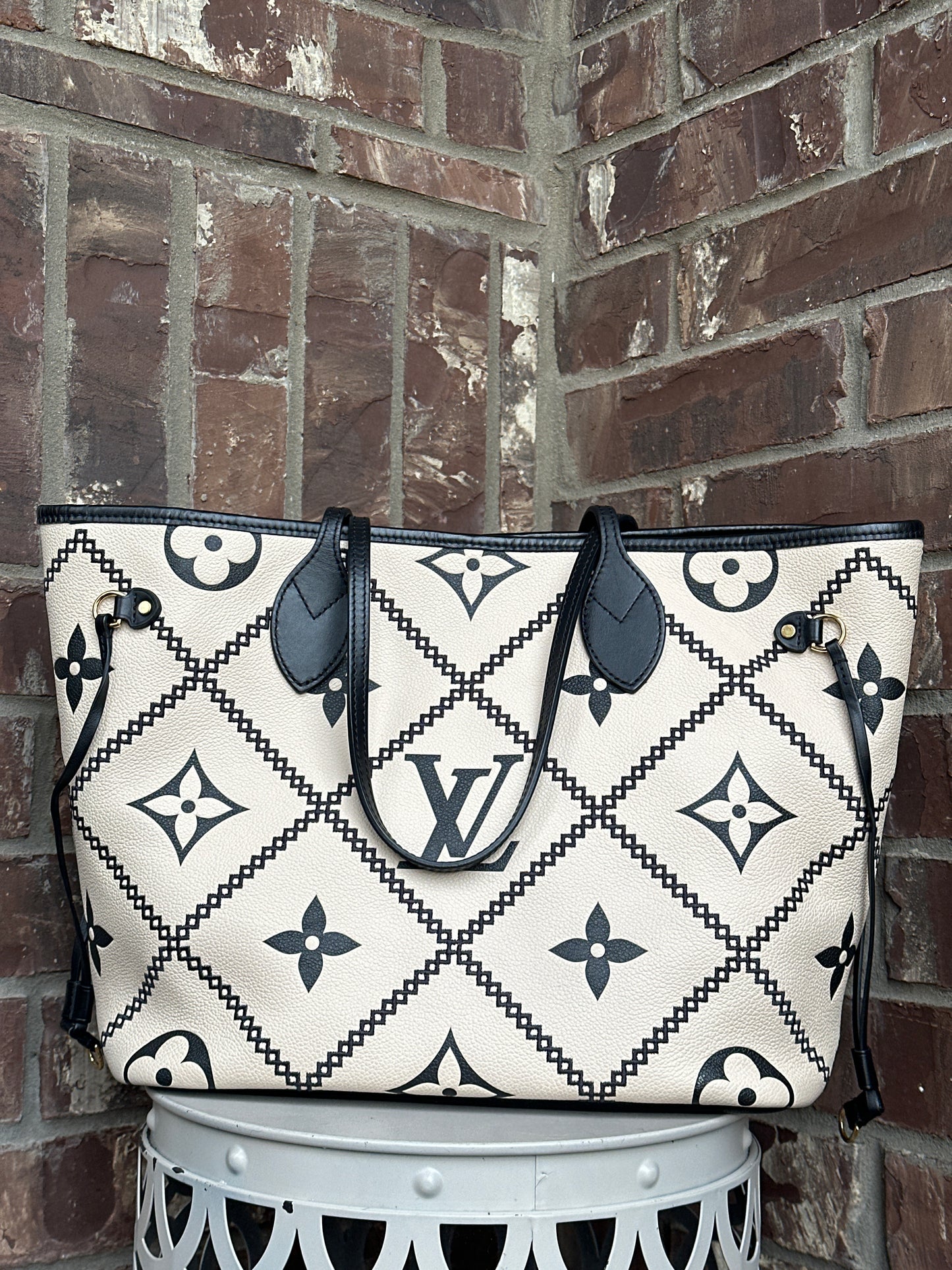 Louis Vuitton Neverfull NM Tote Monogram Empreinte Giant Broderies MM 43568