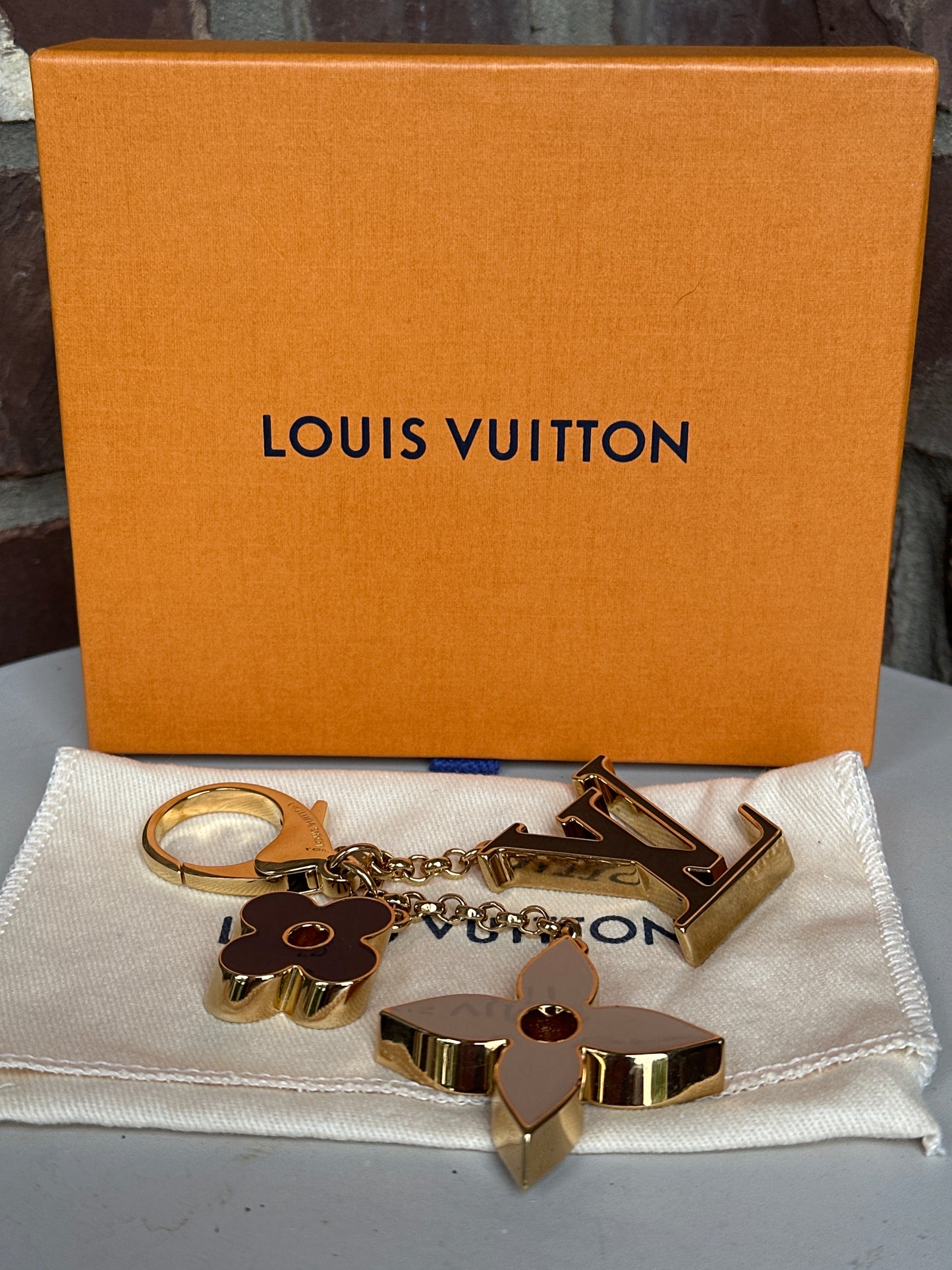 Louis Vuitton Fleur De Monogram Charm 54899
