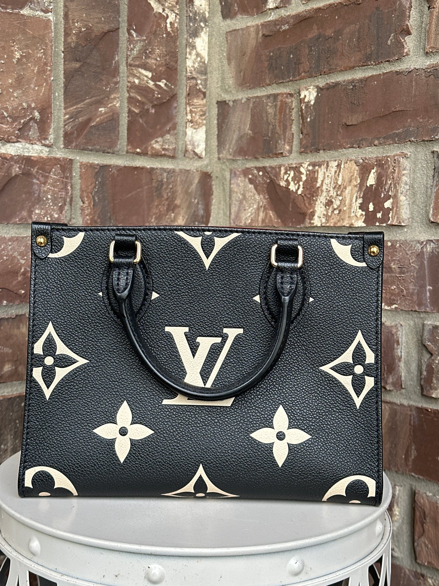 Louis Vuitton OnTheGo Tote Bicolor Monogram Empreinte Giant PM 90376