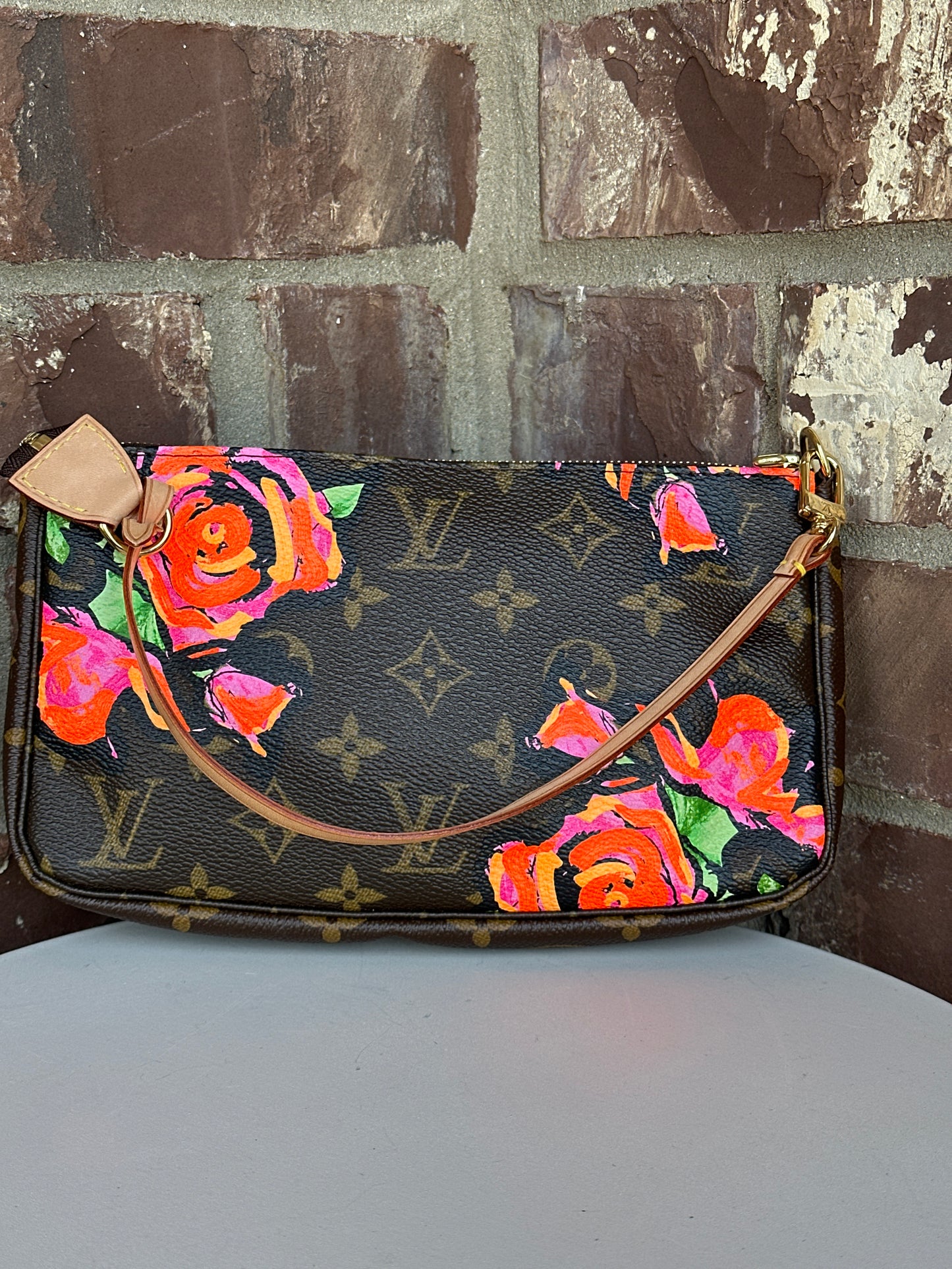 Louis Vuitton Pochette Accessoires Limited Edition Monogram Roses 78789