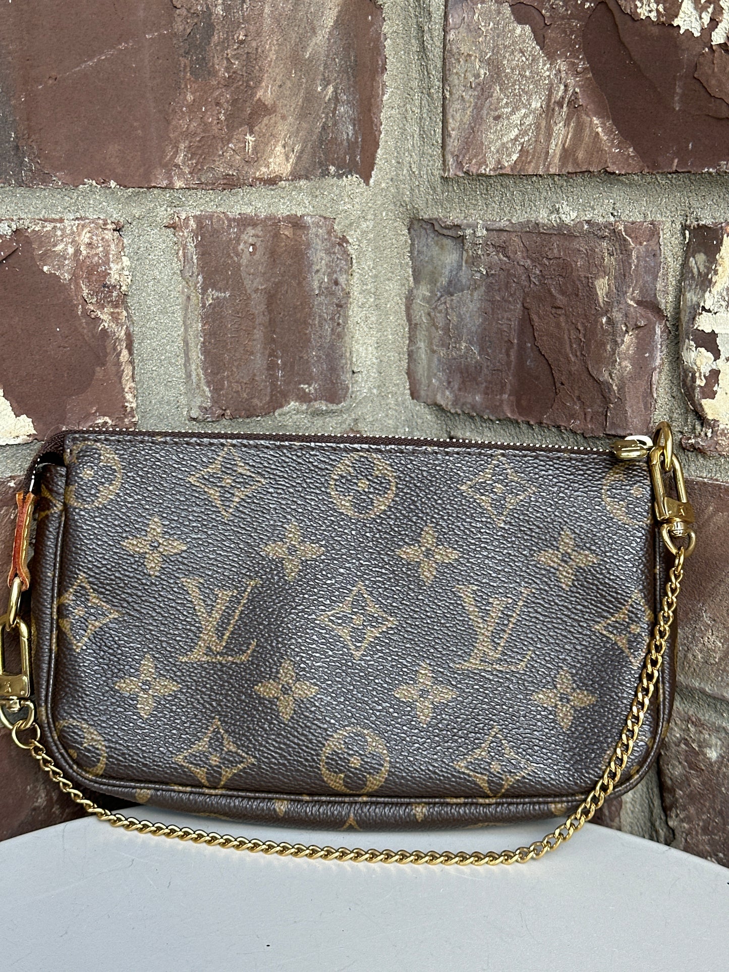 Louis Vuitton Mini Pochette 32467
