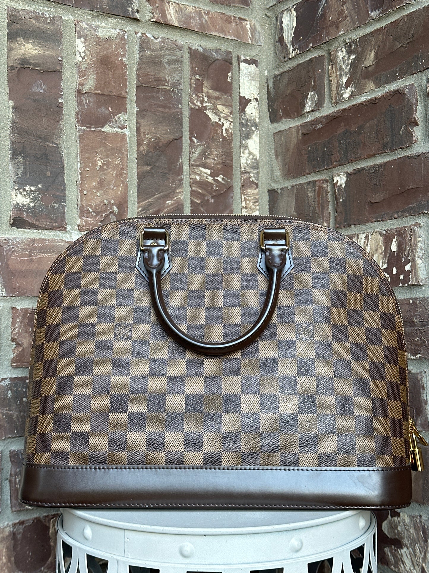 Louis Vuitton Alma Handbag Damier Ebene MM 73409