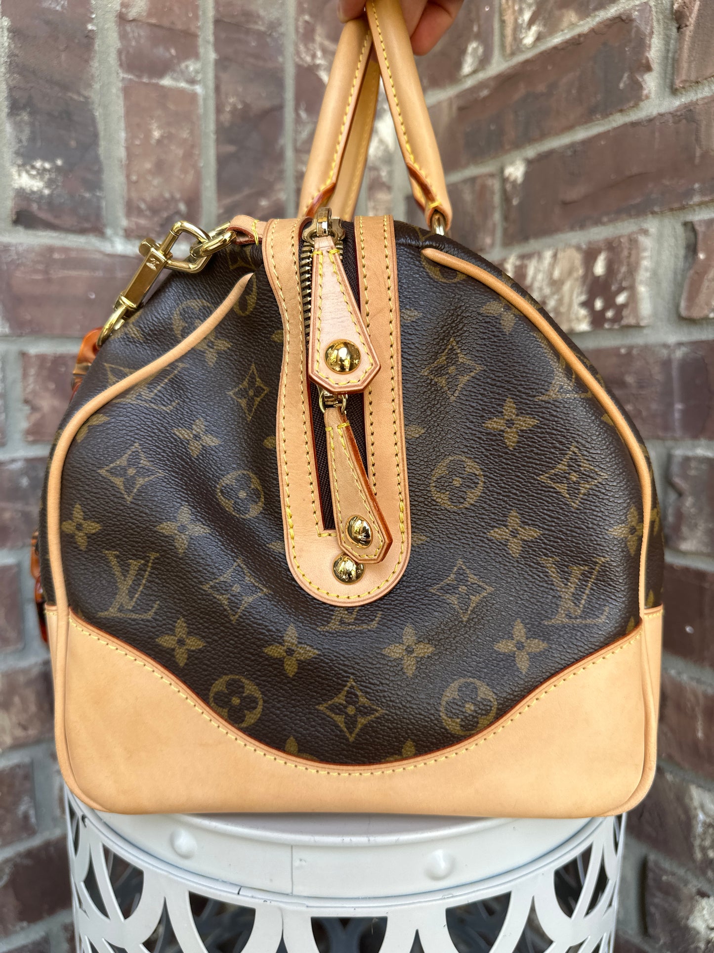 Louis Vuitton Stephen Handbag Monogram 711309053