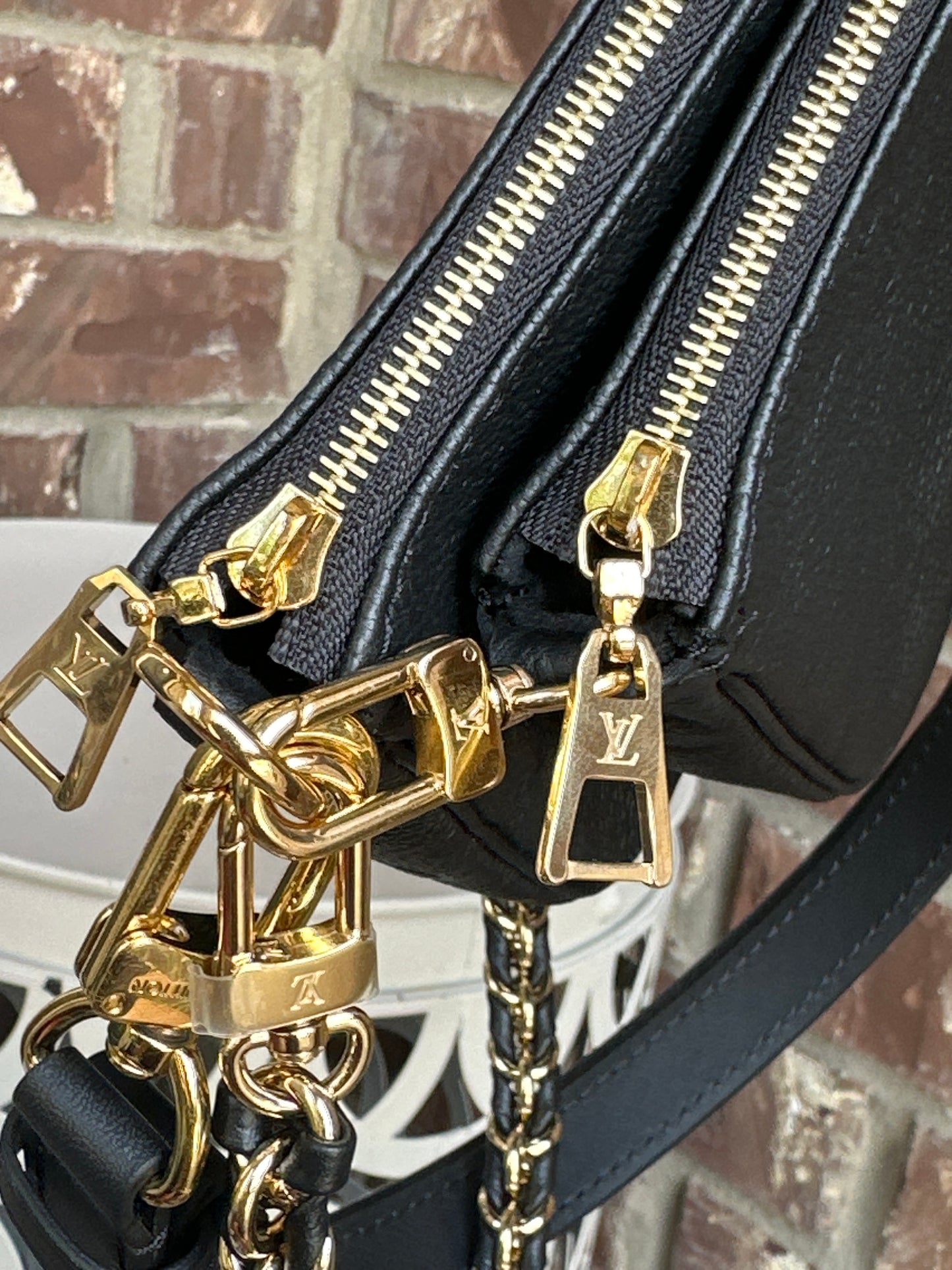 Louis Vuitton Multi Pochette Accessoires Monogram Empreinte Giant 943456