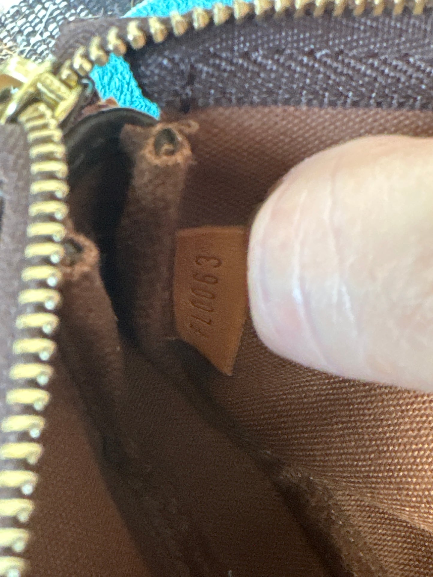 Louis Vuitton Mini Pochette 32467