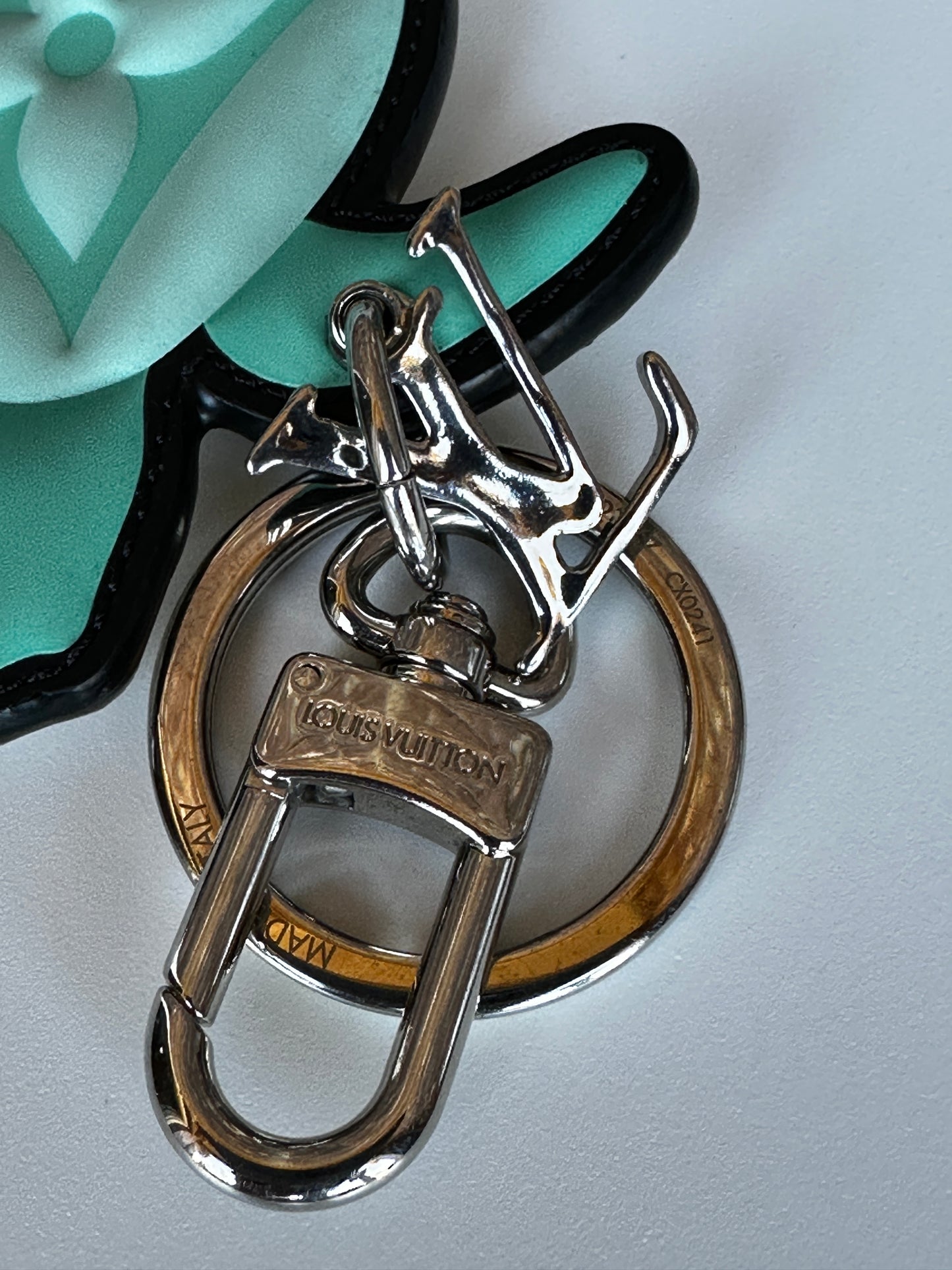 Louis Vuitton Turtle Charm & Key Holder 59781