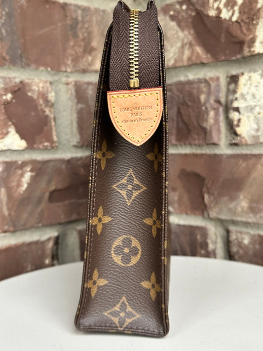 Louis Vuitton Toiletry Pouch NM Monogram Canvas 26.  39046