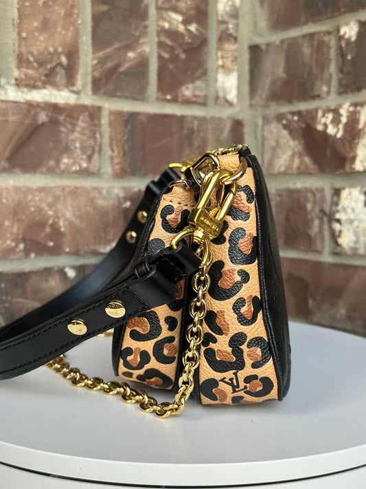 Louis Vuitton Multi Pochette Accessoires Wild at Heart Monogram Empreinte Giant 61134