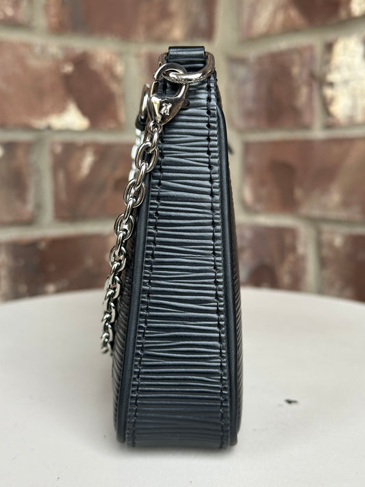 Louis Vuitton Easy Pouch on Strap Epi Leather Black 90045