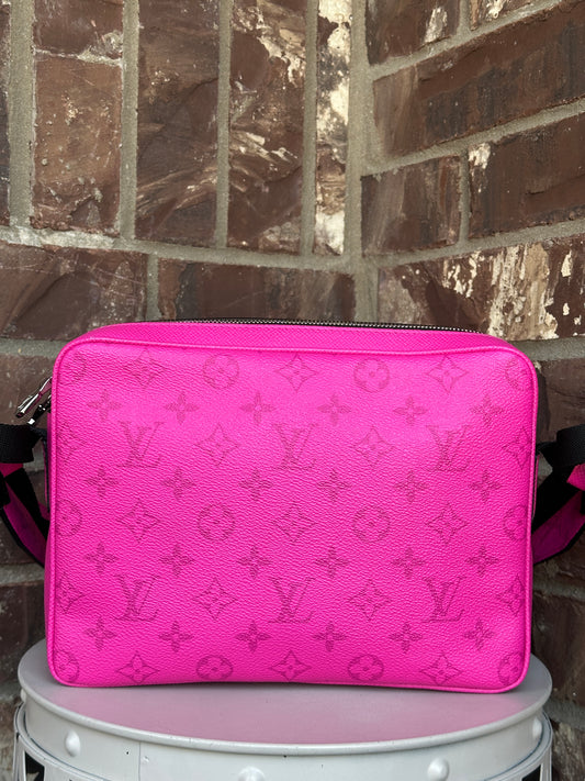 Louis Vuitton Outdoor Messenger Bag Monogram Taigarama 83475