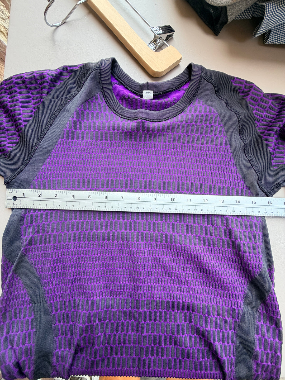 Lululemon Swiftly Tech Long Sleeve Shirt Size 6 Purple w/ Thumbholes