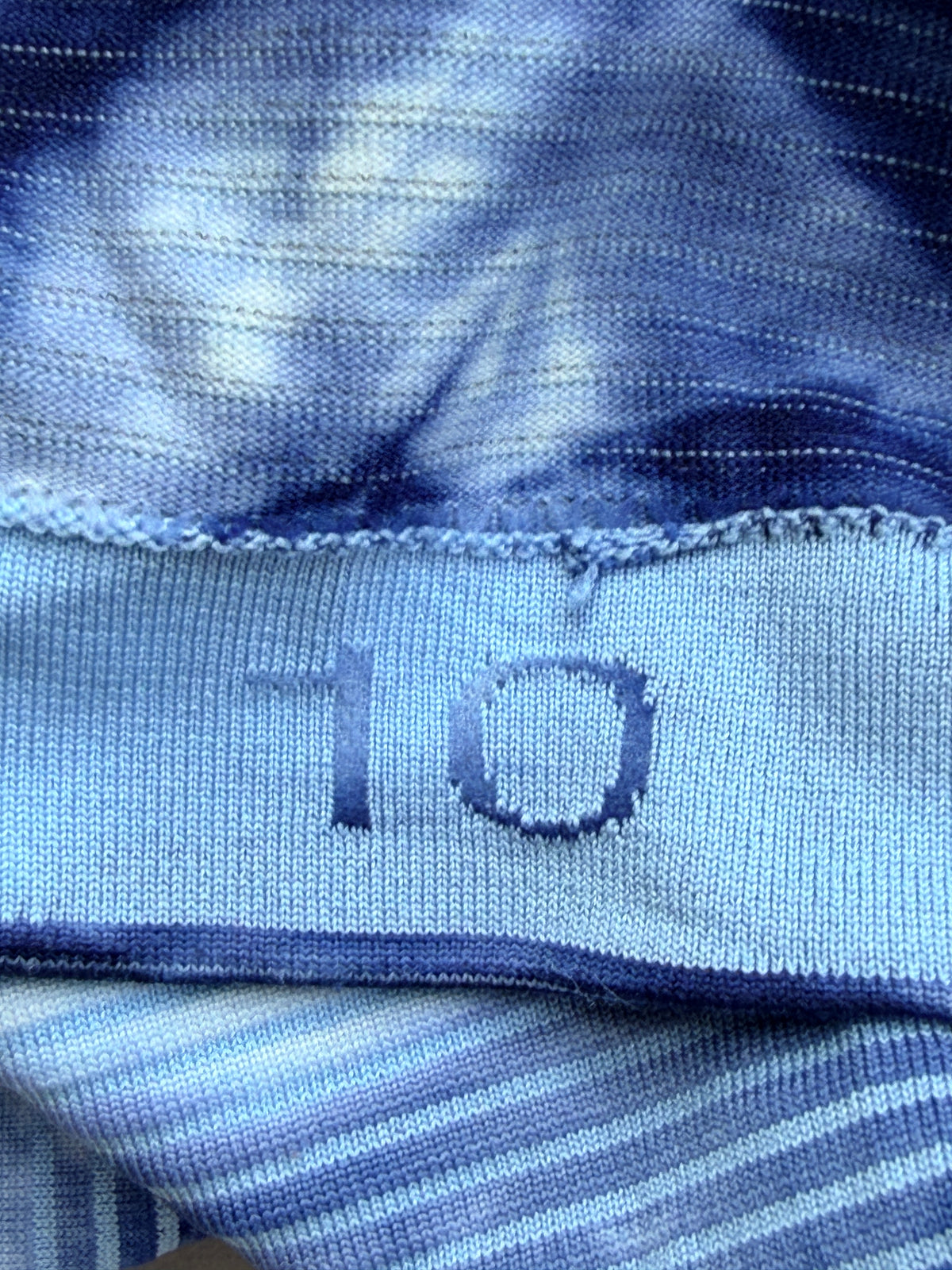 Lululemon Womens Size 10 Blue White Short Sleeve Running Shirt Still Your Mind