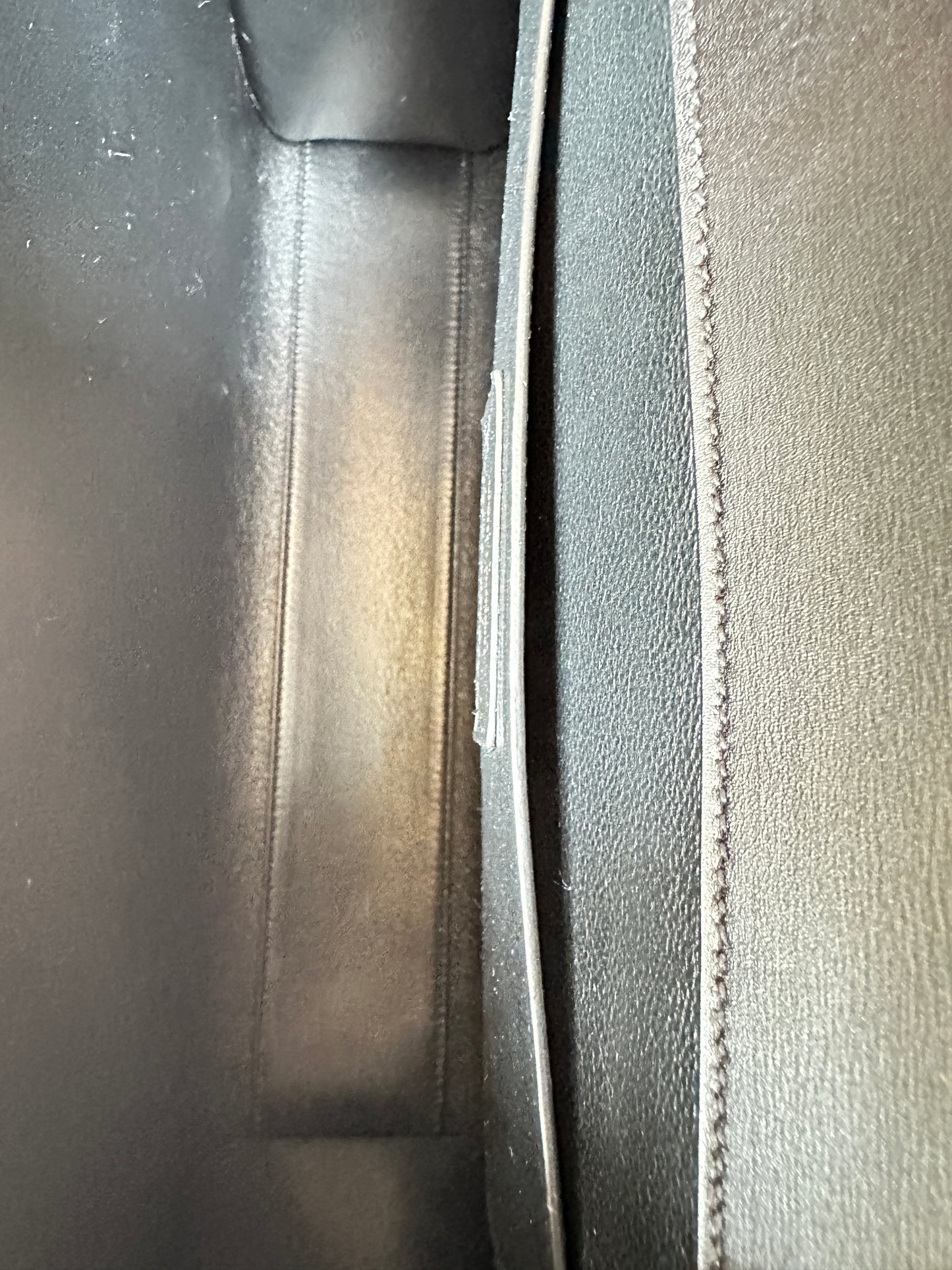 Saint Laurent Manhattan Shoulder Bag Leather Medium 81225