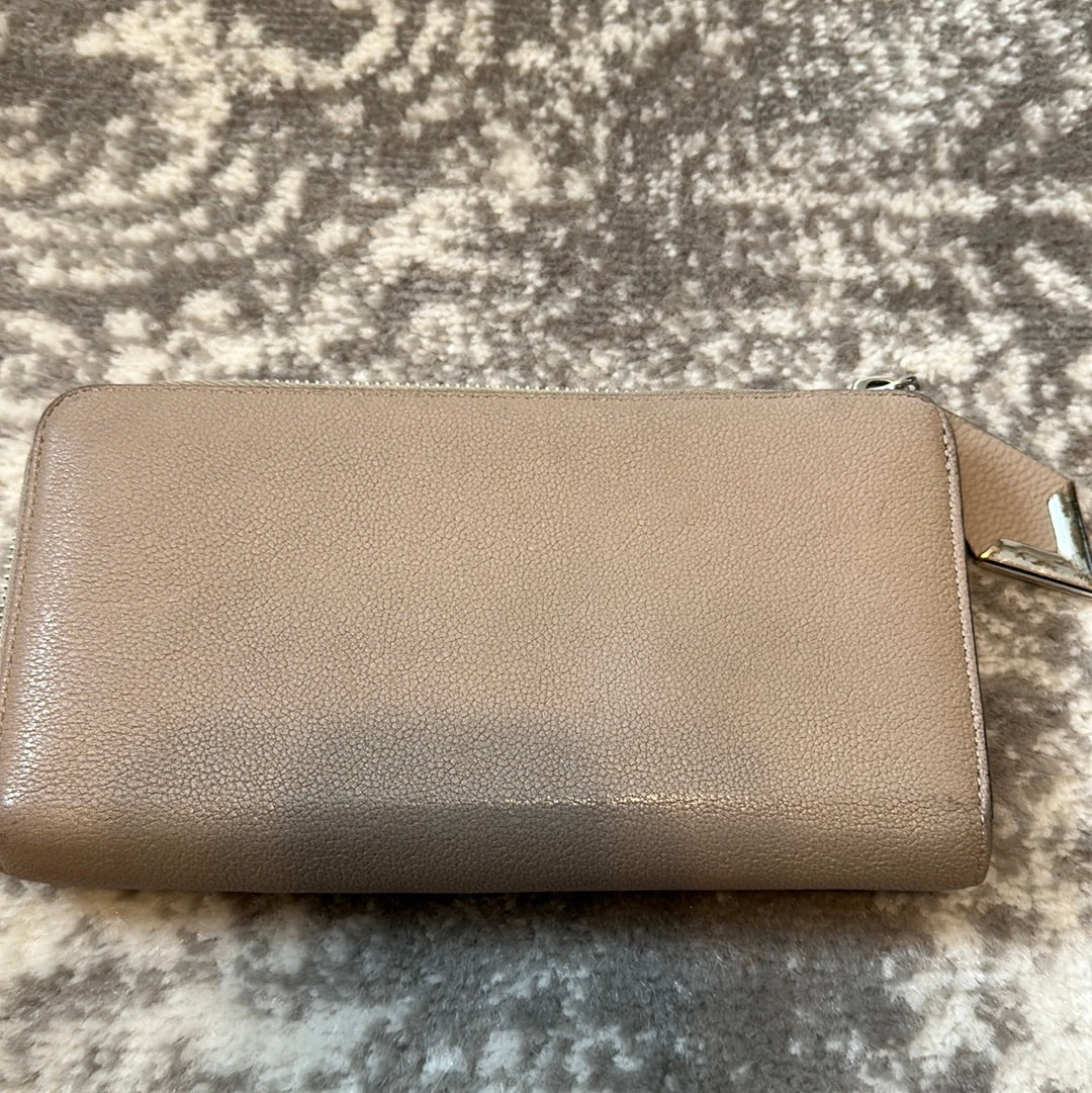 Louis Vuitton Comete Galle Zippy Wallet