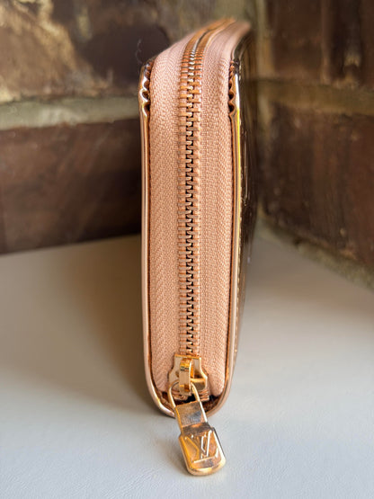 Louis Vuitton Zippy Wallet Monogram Mirror Coated Canvas Copper	87654