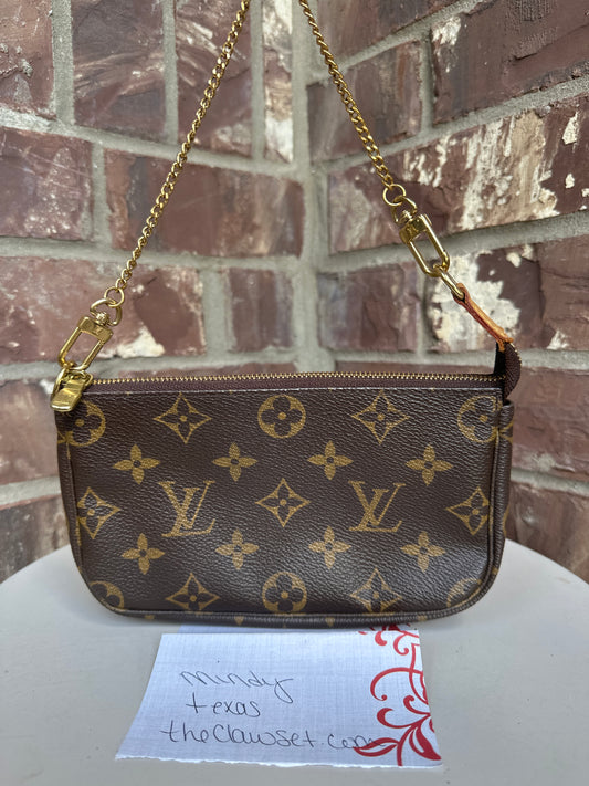 Louis Vuitton Mini Pochette 32467
