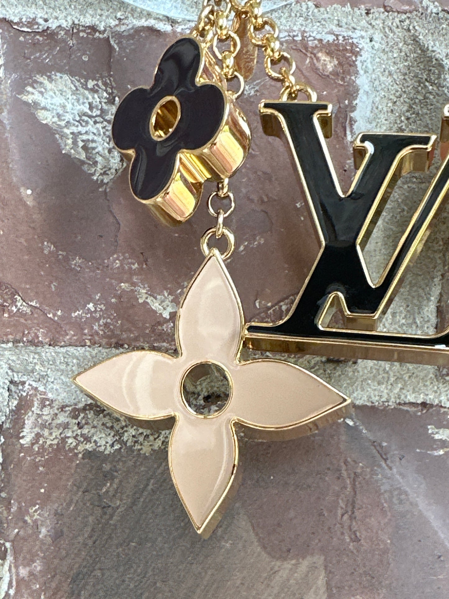 Louis Vuitton Fleur De Monogram Charm 54899