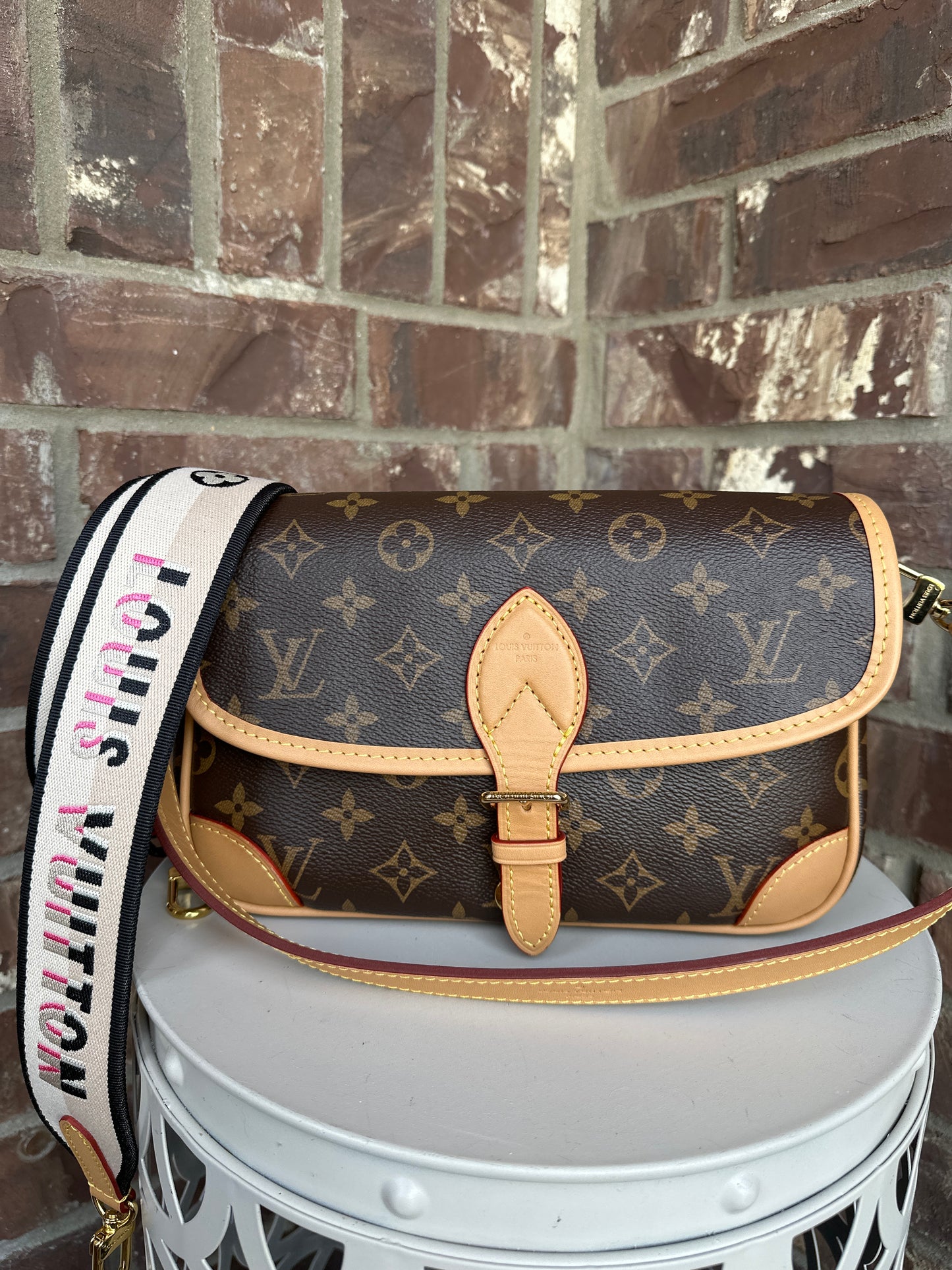 Louis Vuitton Diane NM Handbag Monogram Canvas (88856)