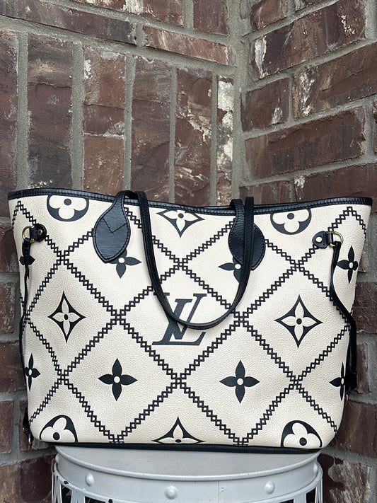 Louis Vuitton Neverfull NM Tote Monogram Empreinte Giant Broderies MM 43568