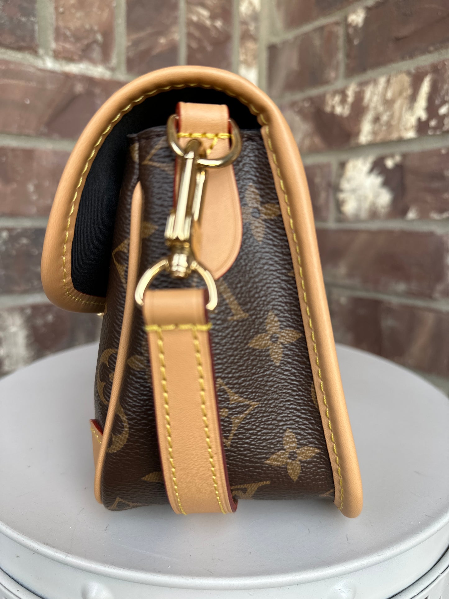 Louis Vuitton Diane NM Handbag Monogram Canvas (88856)