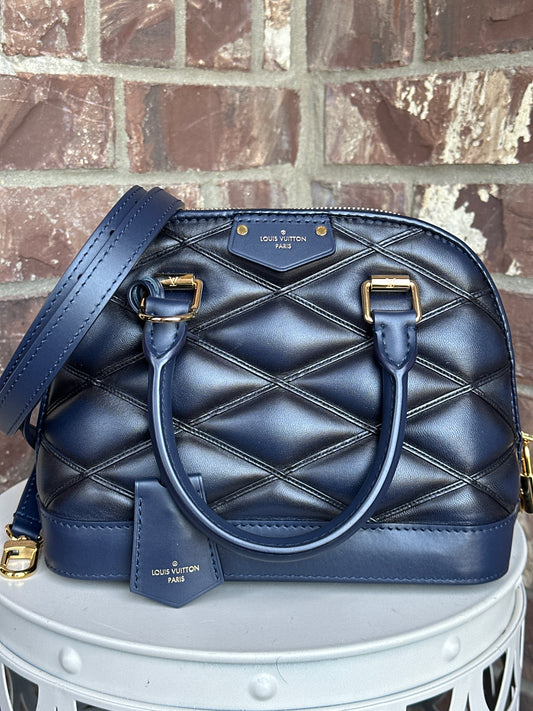 Louis Vuitton Alma Handbag Malletage Leather BB