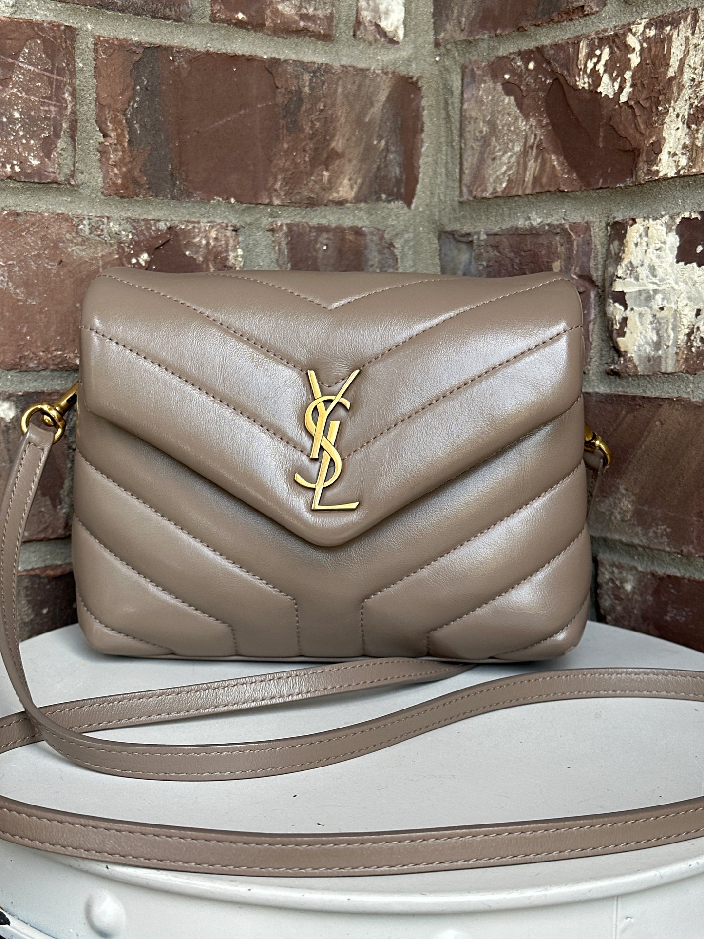 Saint Laurent Loulou Leather Toy 65889