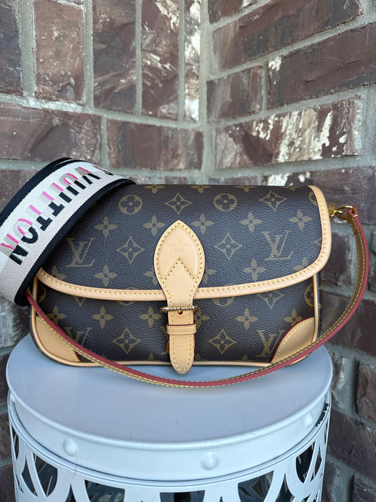 Louis Vuitton Diane NM Handbag Monogram Canvas (45456)