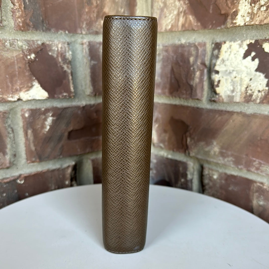 Louis Vuitton Agenda Taiga Leather MM