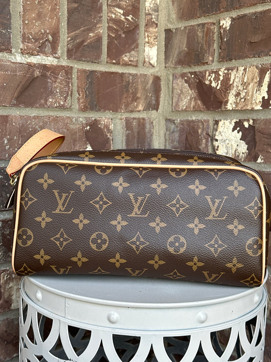 Louis Vuitton Dopp Kit