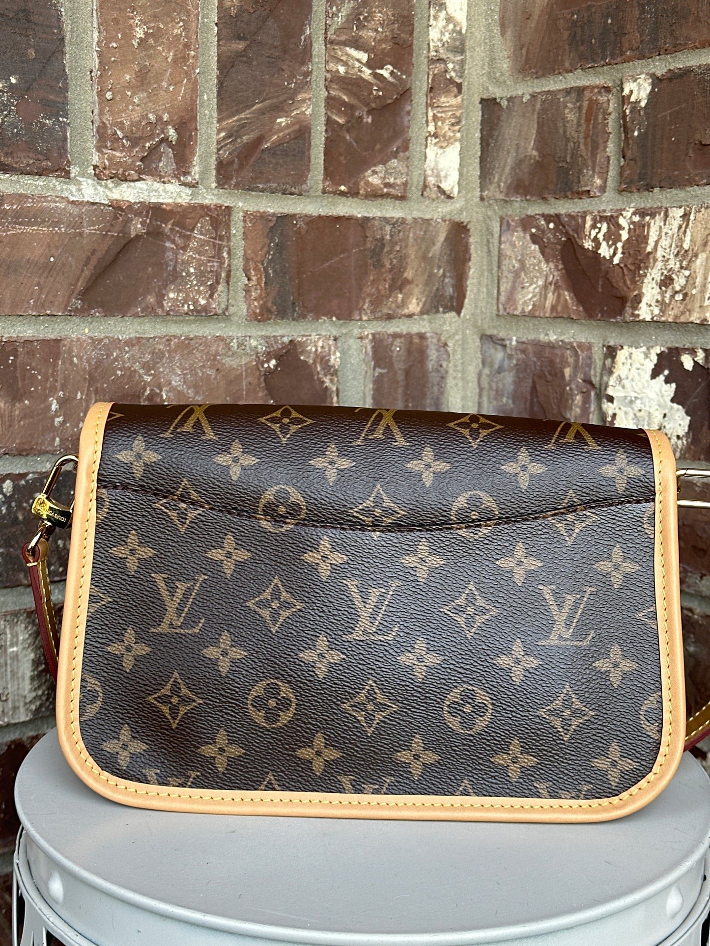 Louis Vuitton Diane NM Handbag Monogram Canvas (88856)