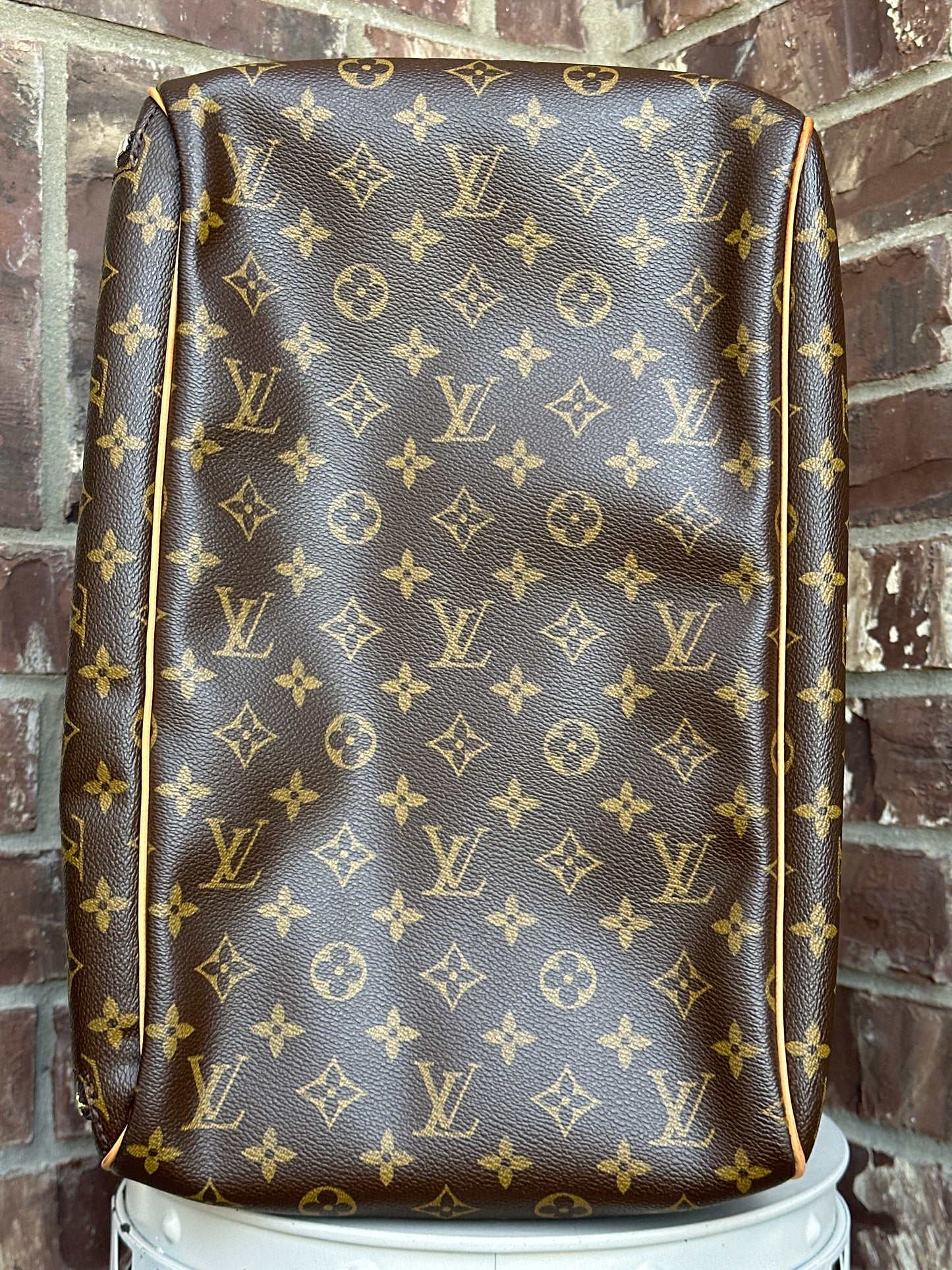 Louis Vuitton Evasion Travel Bag Monogram Canvas MM 51123