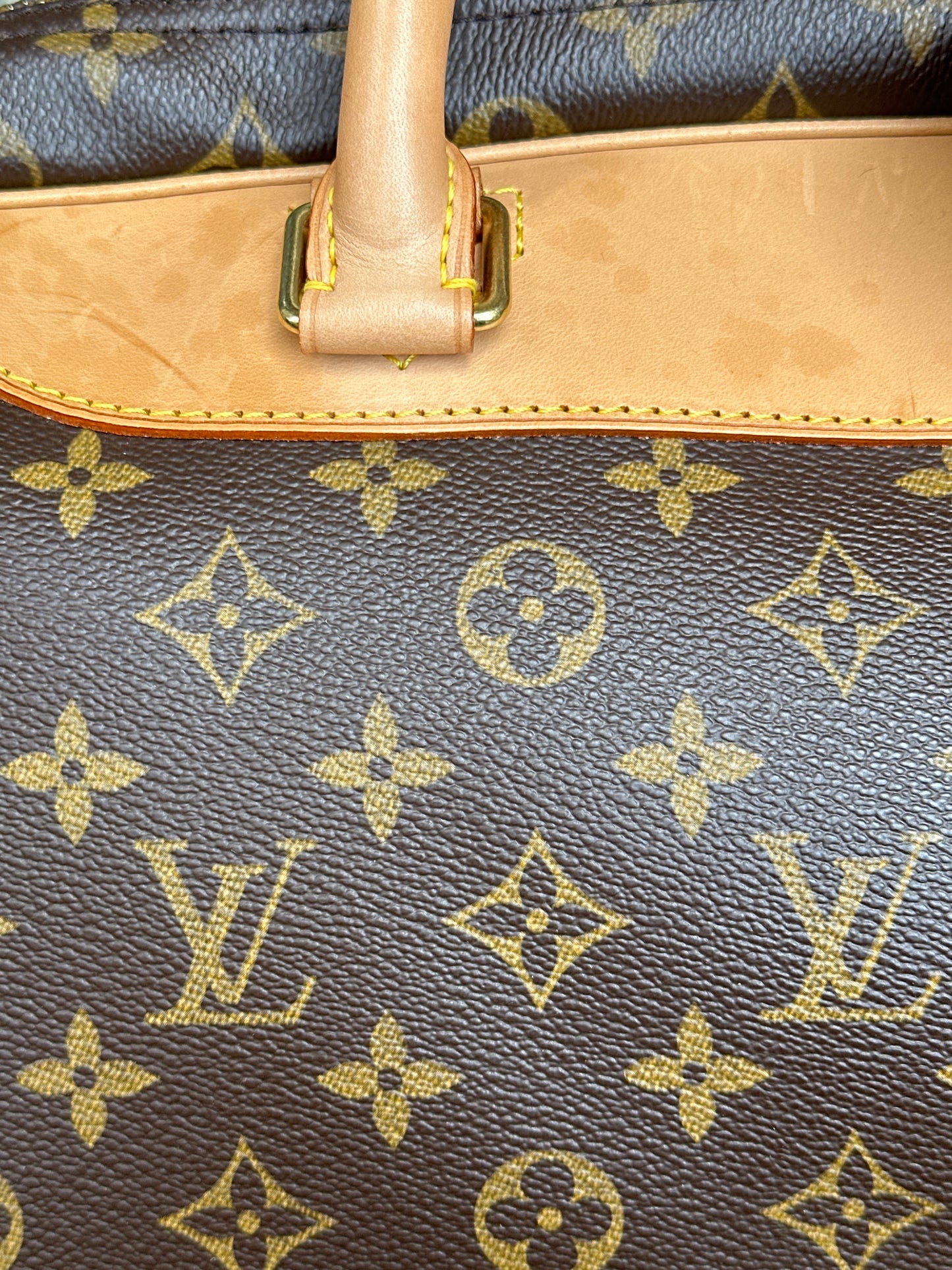 Louis Vuitton Evasion Travel Bag Monogram Canvas MM 51123