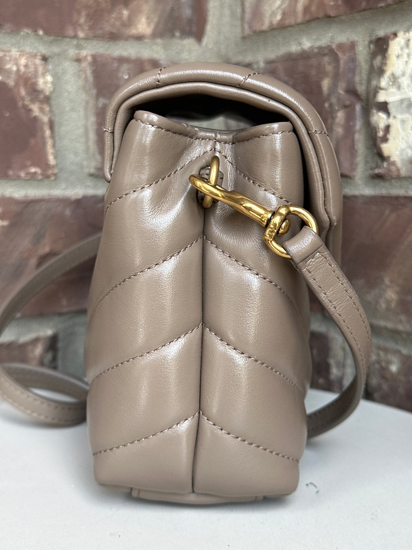 Saint Laurent Loulou Leather Toy 65889