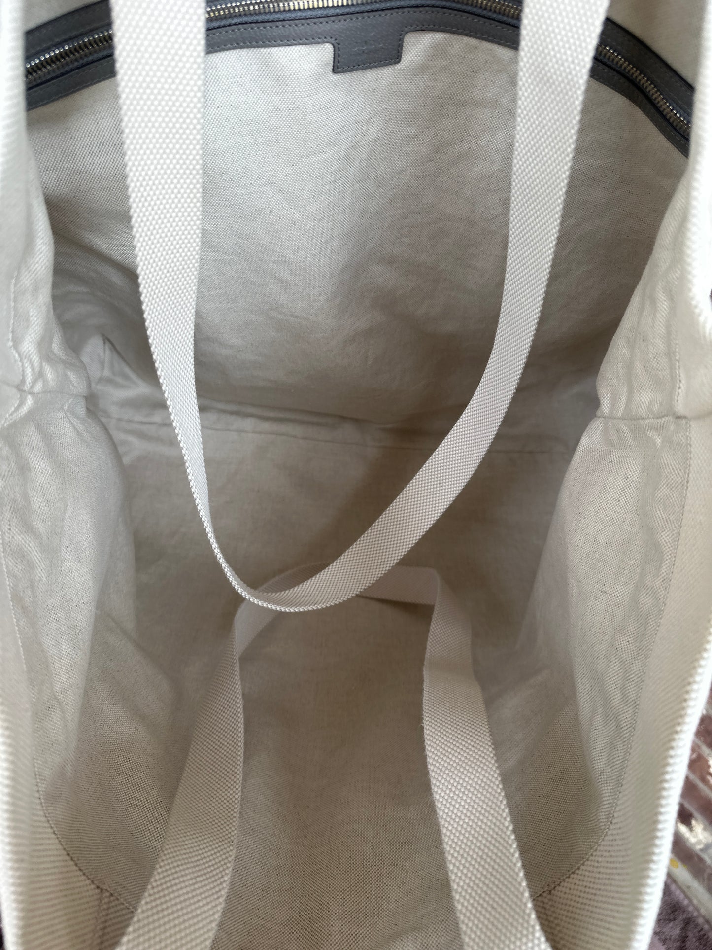 Gucci Logo Embossed Open Tote Canvas 52219
