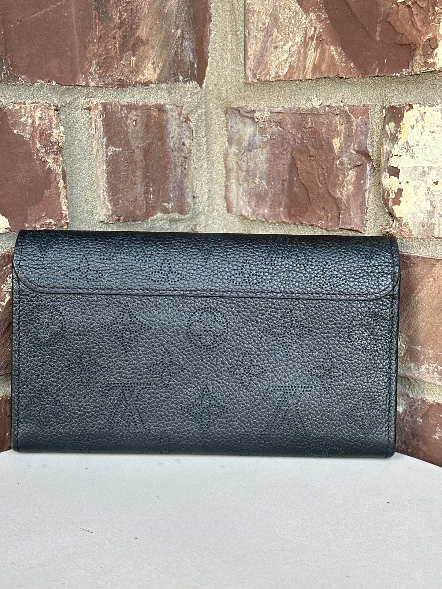 Louis Vuitton Iris Wallet NM Mahina Leather