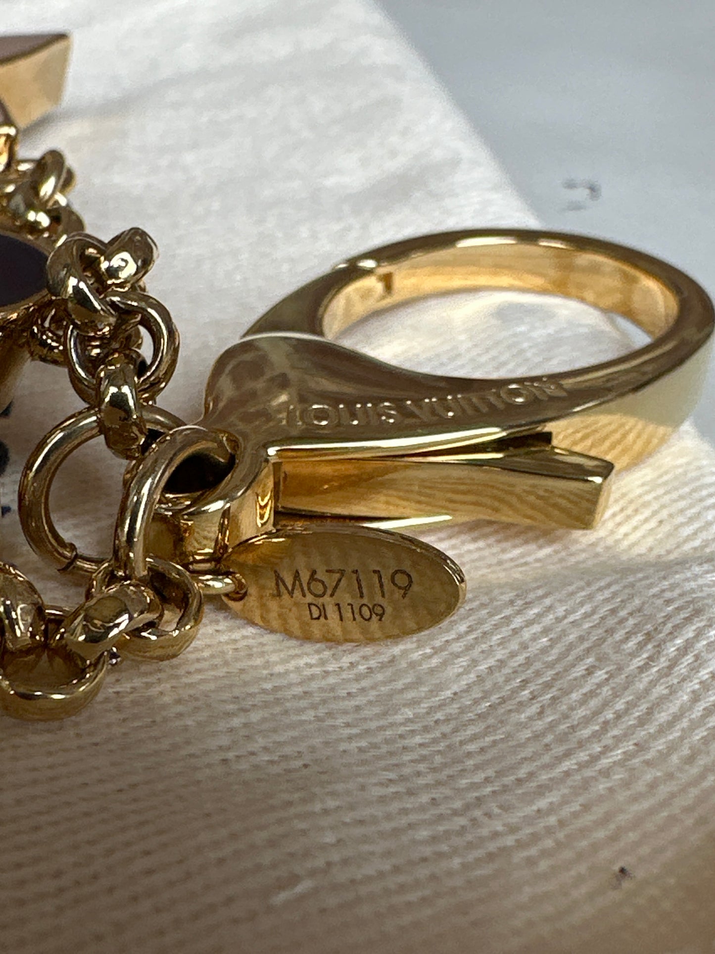 Louis Vuitton Fleur De Monogram Charm 54899