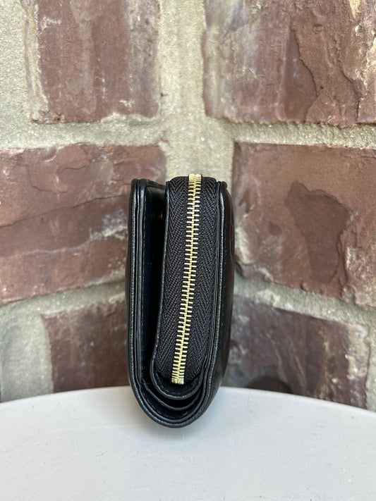 Louis Vuitton Coussin Lou Wallet Monogram Embossed Lambskin 54123