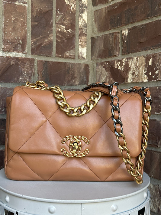 Chanel 19 Flap Bag Quilted Leather Medium 55534