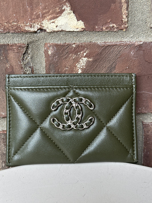 Chanel 19 Card Holder Quilted Leather 54977