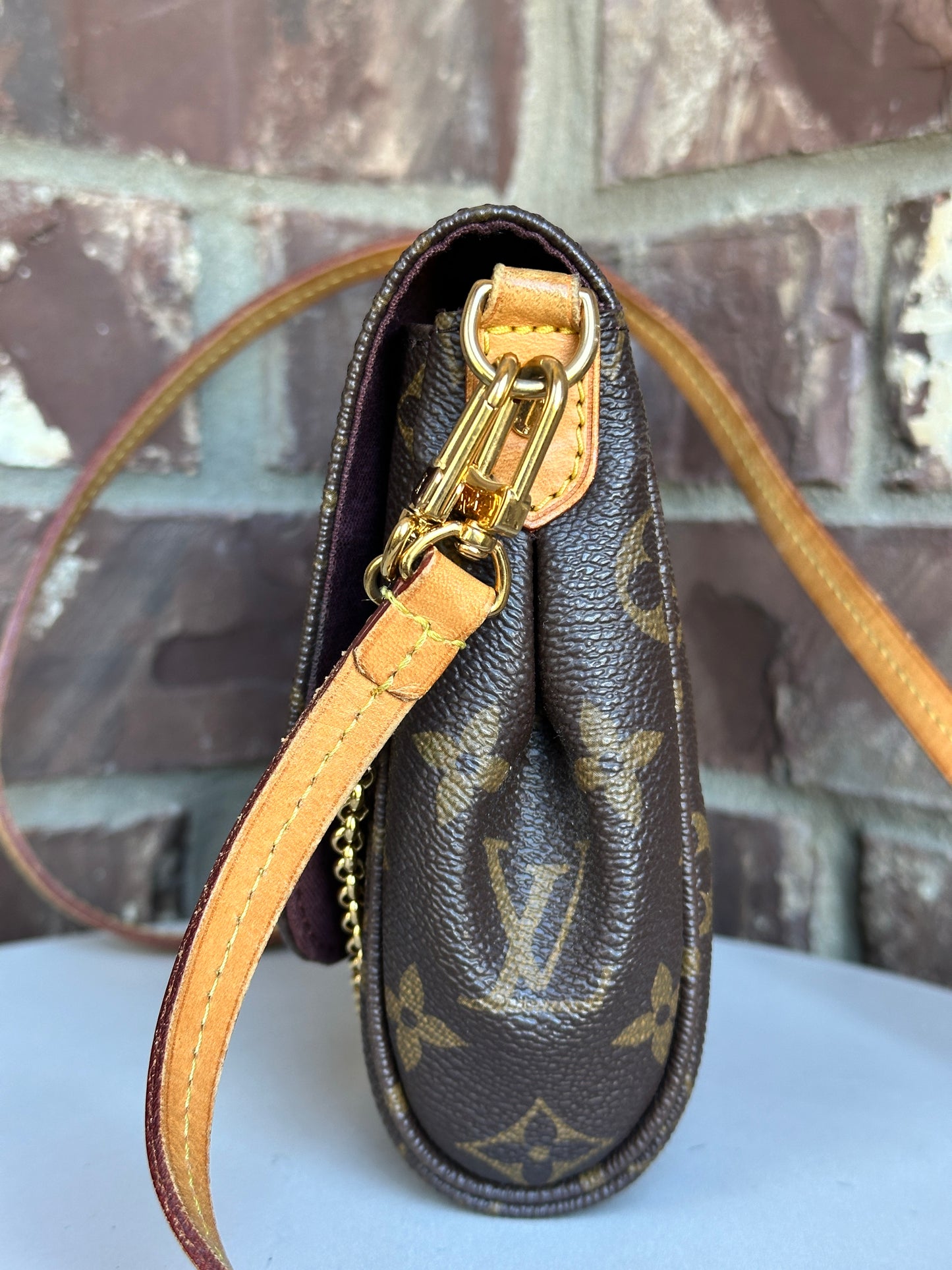 Louis Vuitton Favorite Handbag Monogram Canvas MM 21134