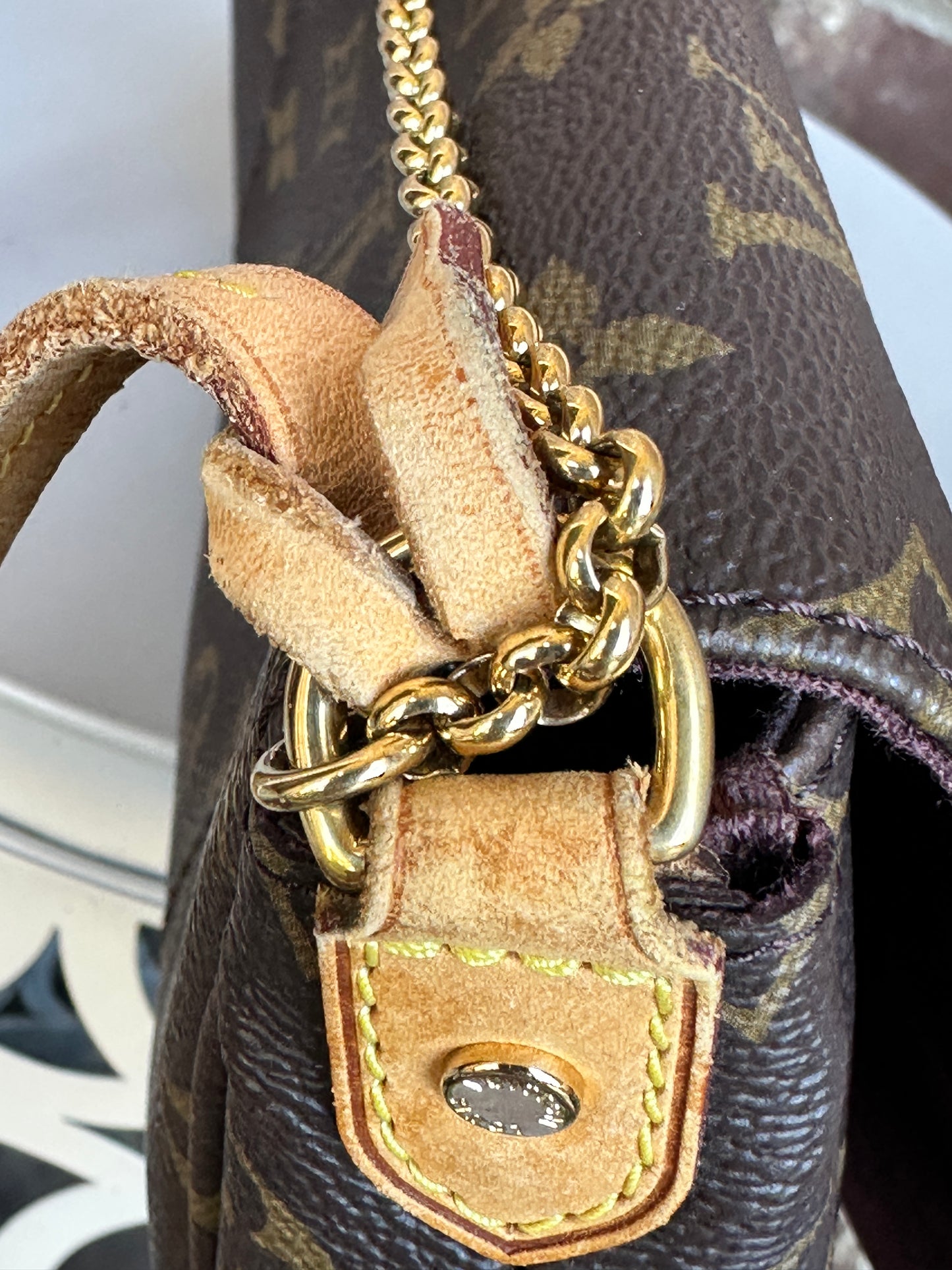 Louis Vuitton Favorite Handbag Monogram Canvas MM 21134