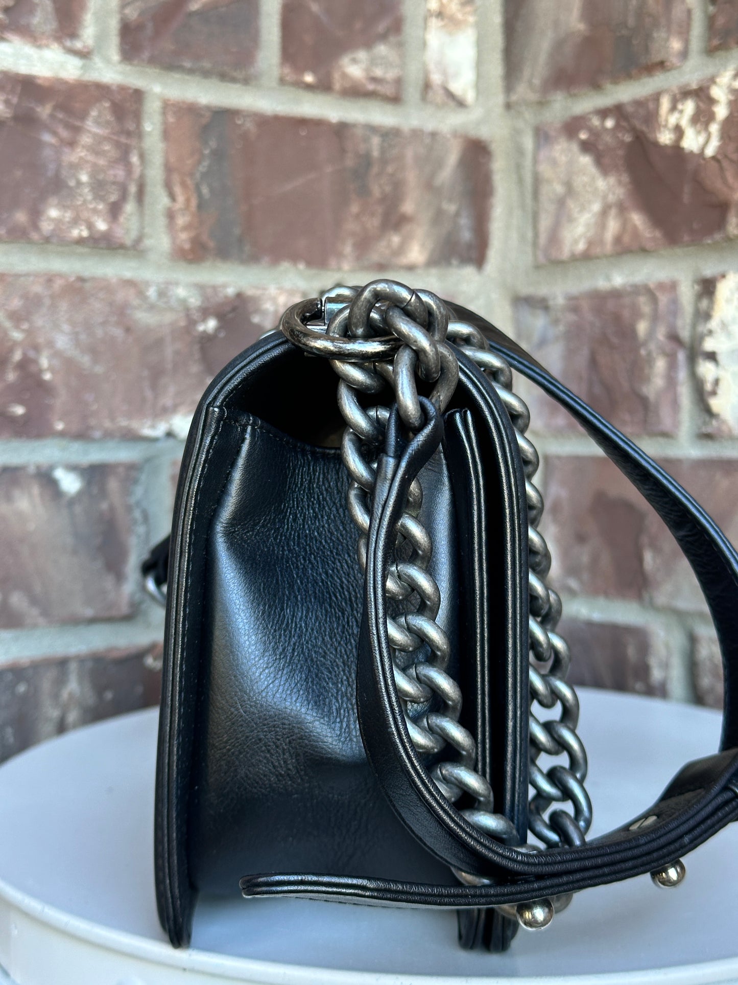 Chanel Boy Flap Bag Chevron Lambskin Old Medium 67004