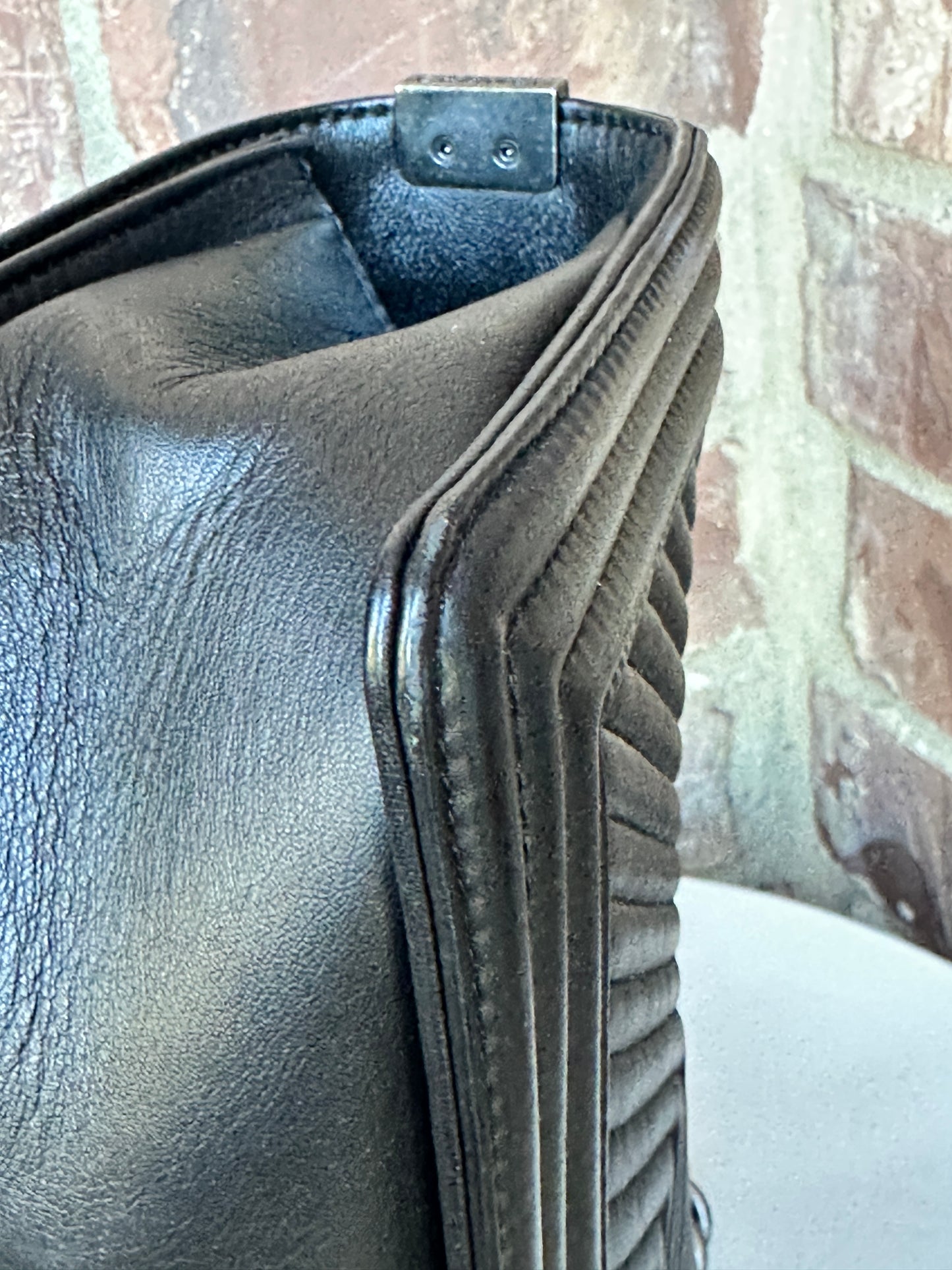 Chanel Boy Flap Bag Chevron Lambskin Old Medium 67004