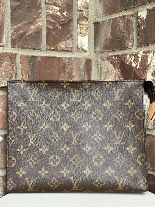 Louis Vuitton Toiletry Pouch NM Monogram Canvas 26.  39046