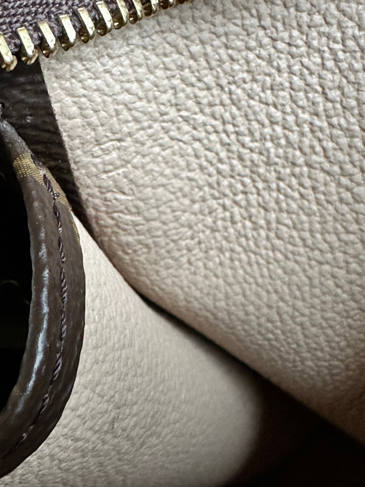 Louis Vuitton Toiletry Pouch NM Monogram Canvas 26.  39046