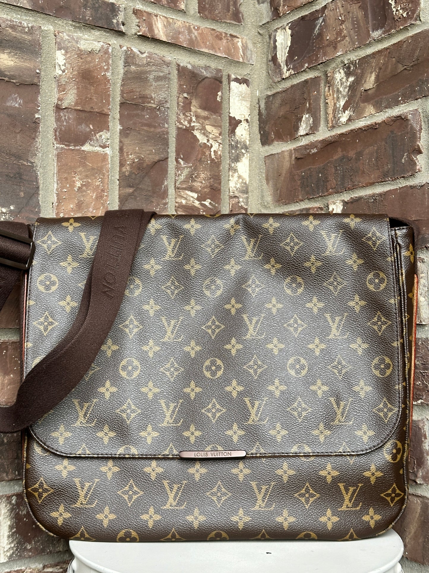 Louis Vuitton Beaubourg Messenger Bag Monogram Canvas MM 89923