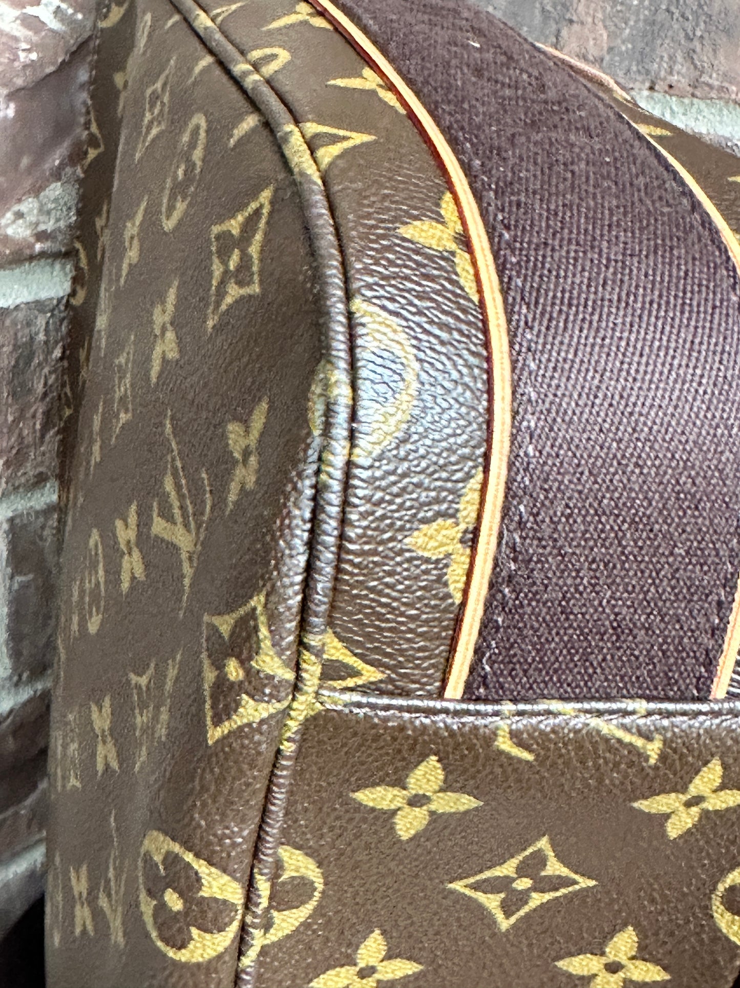 Louis Vuitton Beaubourg Messenger Bag Monogram Canvas MM 89923